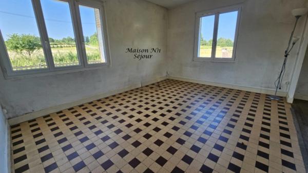 Ensemble immobilier de rapport – 3 logements et 2 hangars sur plus de 5 000 m² LA PELLERINE (49)