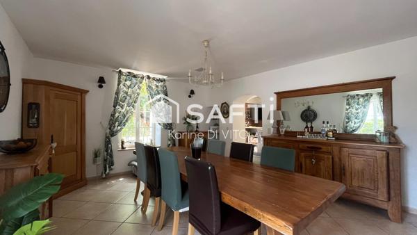 Domaine de 9300 m2 entièrement clôturé et arboré avec piscine