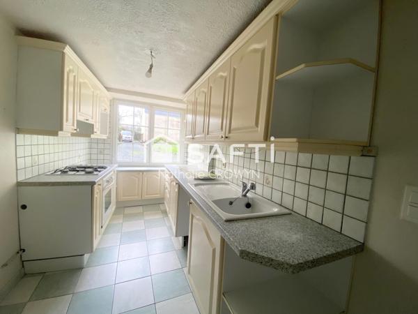 Safti-Nathalie Crowyn vous propose : Maison 5 pièces.