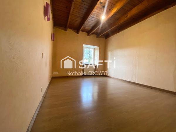 Safti-Nathalie Crowyn vous propose : Maison 5 pièces.