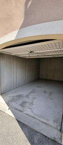 Maison mitoyenne 3P, terrasse, parking et Garage  dans Résidence sécurisée