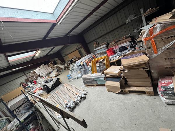 A LOUER : Local d'activité 480 m2 , avec surface extérieure de stockage - SAUTRON