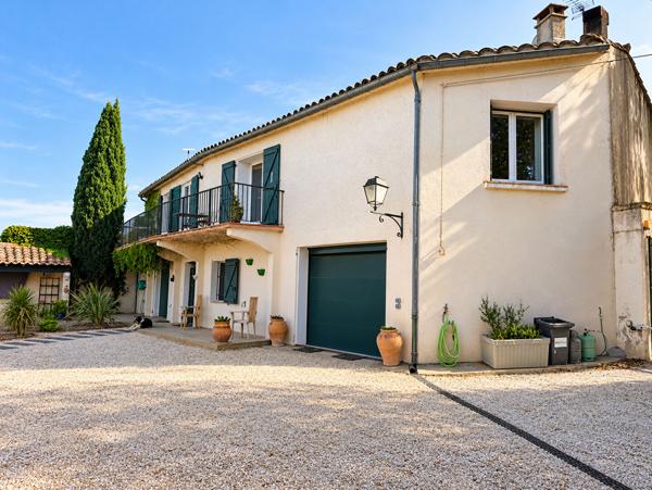 PREIXAN - 10 Mns Carcassonne - Maison 185 m² habitables avec piscine, garage et terrain clos de 2 900 m²