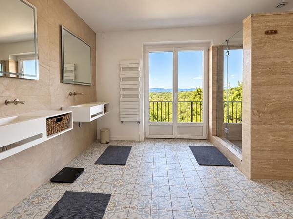 PREIXAN - 10 Mns Carcassonne - Maison 185 m² habitables avec piscine, garage et terrain clos de 2 900 m²