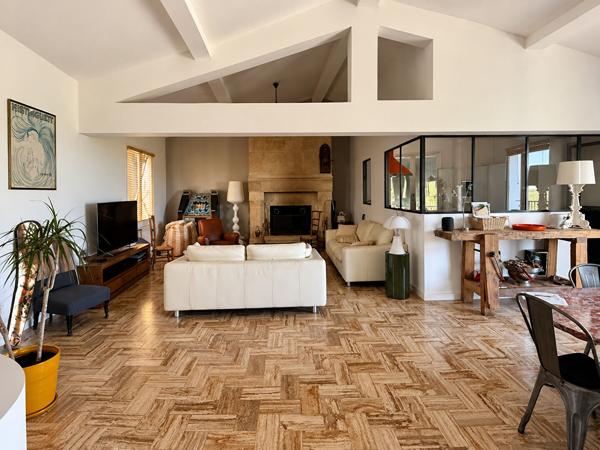 PREIXAN - 10 Mns Carcassonne - Maison 185 m² habitables avec piscine, garage et terrain clos de 2 900 m²