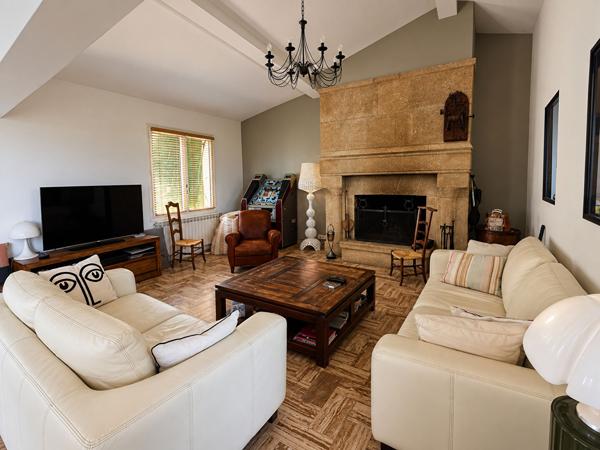 PREIXAN - 10 Mns Carcassonne - Maison 185 m² habitables avec piscine, garage et terrain clos de 2 900 m²