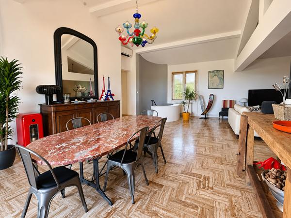 PREIXAN - 10 Mns Carcassonne - Maison 185 m² habitables avec piscine, garage et terrain clos de 2 900 m²