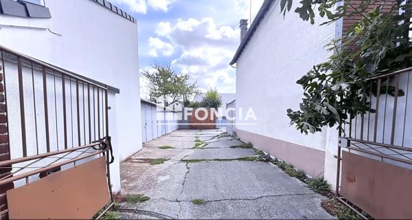 À vendre Parking 12.8 m² - Saint-denis 93200