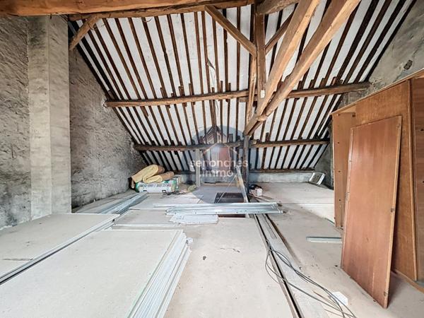 Maison à vendre à La Loupe (28240) – Centre-ville, garage, dépendance et beau potentiel d’aménagement