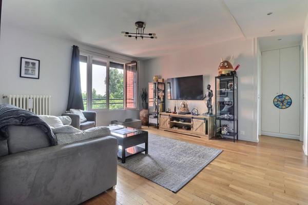 Vente                                                      Appartement
                        
                     3 pièces                      56 m2                     à Maisons-Alfort