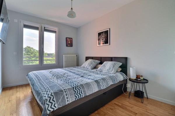 Vente                                                      Appartement
                        
                     3 pièces                      56 m2                     à Maisons-Alfort