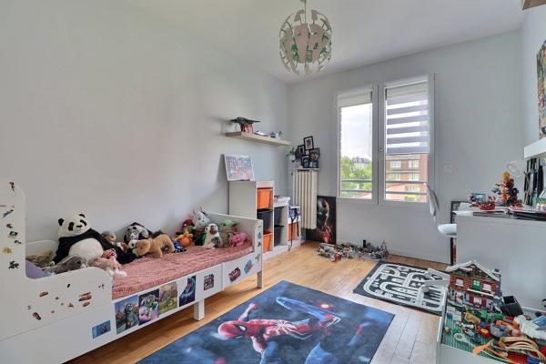Vente                                                      Appartement
                        
                     3 pièces                      56 m2                     à Maisons-Alfort
