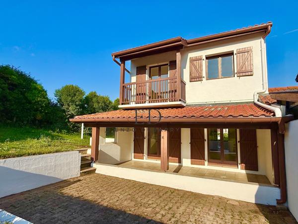 Maison
         4 pièces
        - 88 m²