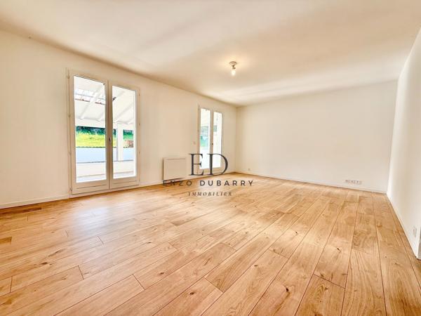 Maison
         4 pièces
        - 88 m²