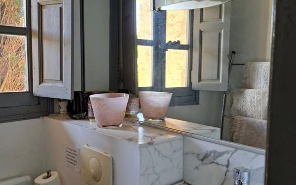 Maison à vendre    7 pièces •  Uzès