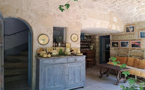 Maison à vendre    7 pièces •  Uzès