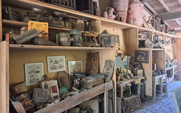 Maison à vendre    7 pièces •  Uzès