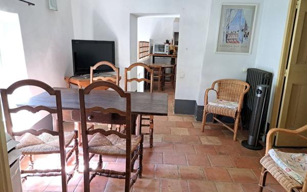 Maison à vendre    7 pièces •  Uzès