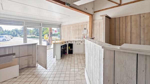 Vente
                Local commercial57,91 m² - 2 Pièces -
                    SANTENY (94440)