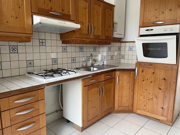 A LOUER - Maison en pierre de 5 chbres - 126 m²
