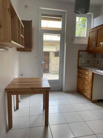 A LOUER - Maison en pierre de 5 chbres - 126 m²
