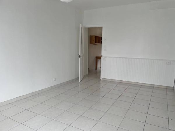 A LOUER - Maison en pierre de 5 chbres - 126 m²