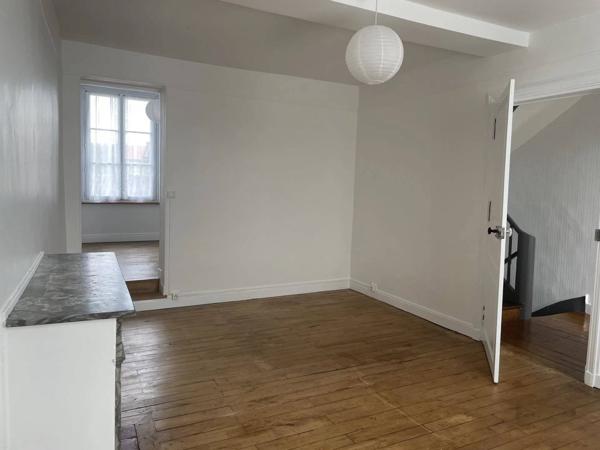 A LOUER - Maison en pierre de 5 chbres - 126 m²