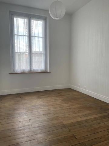 A LOUER - Maison en pierre de 5 chbres - 126 m²