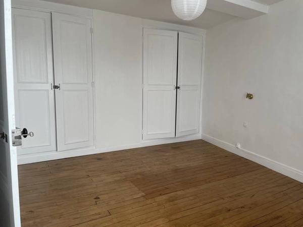 A LOUER - Maison en pierre de 5 chbres - 126 m²