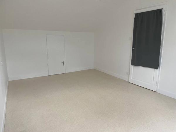 A LOUER - Maison en pierre de 5 chbres - 126 m²