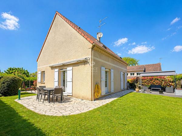 Maison Verneuil Sur Seine 6 pièce(s) 115 m2 525 000 € **  - Référence  1108