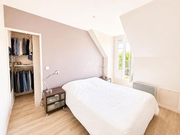 Maison Verneuil Sur Seine 6 pièce(s) 115 m2 525 000 € **  - Référence  1108