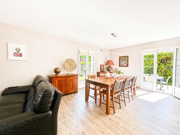 Maison Verneuil Sur Seine 6 pièce(s) 115 m2 525 000 € **  - Référence  1108
