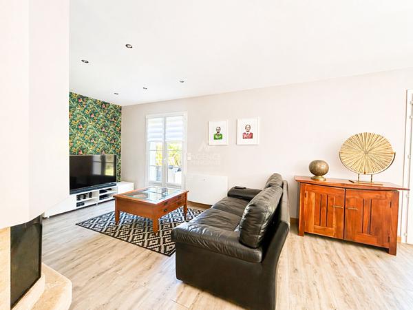 Maison Verneuil Sur Seine 6 pièce(s) 115 m2 525 000 € **  - Référence  1108