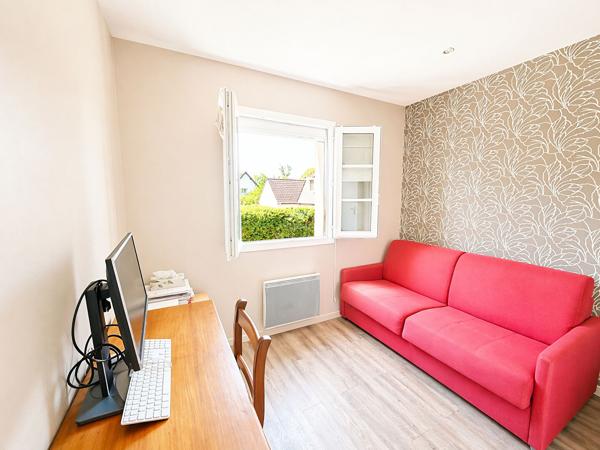 Maison Verneuil Sur Seine 6 pièce(s) 115 m2 525 000 € **  - Référence  1108