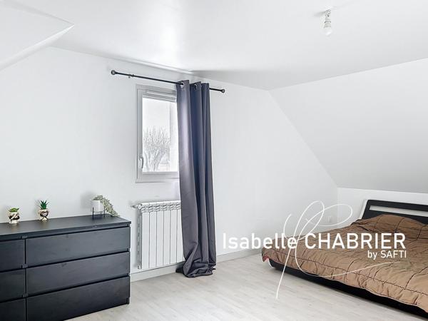 LEZIGNE CENTRE, MAISON AVEC 4 CHAMBRES