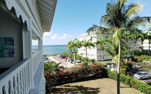 Appartement à louer    1 pièce •  Saint-François