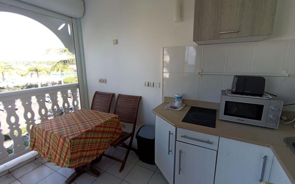 Appartement à louer    1 pièce •  Saint-François