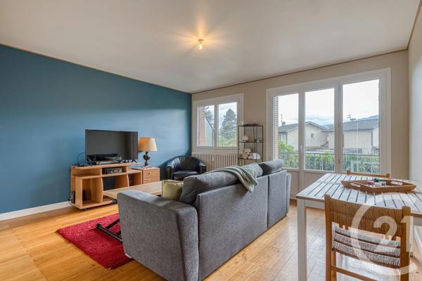 Appartement F4 à vendre  4 pièces - 92,40 m 2   RUMILLY  - 74