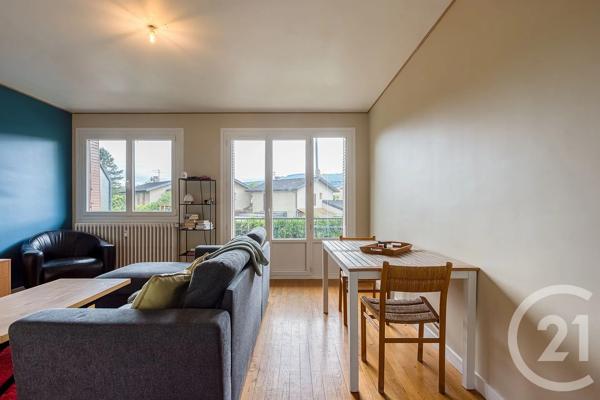 Appartement F4 à vendre  4 pièces - 92,40 m 2   RUMILLY  - 74