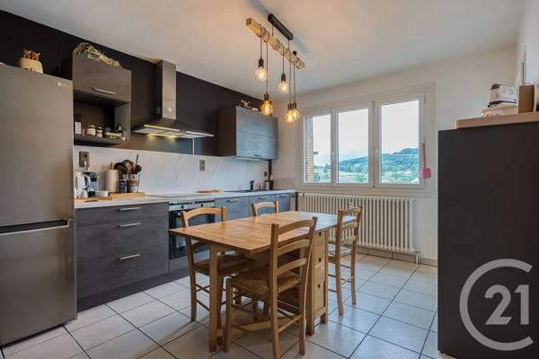 Appartement F4 à vendre  4 pièces - 92,40 m 2   RUMILLY  - 74