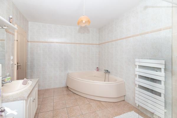 Maison à vendre 213 000 € Saint-Estèphe 5 p 107 m² DPE C