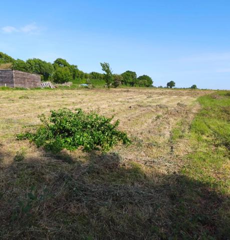 TERRAIN CONSTRUCTIBLE NON VIABILISE - VALENCE EN POITOU