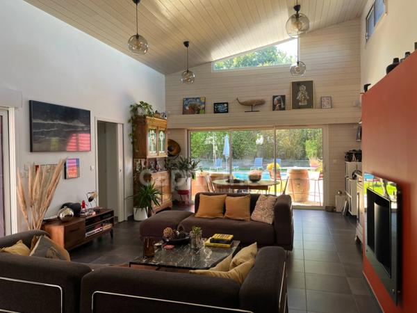 Maison contemporaine de plain-pied à COEX – calme, confort et nature - à pied du centre ville