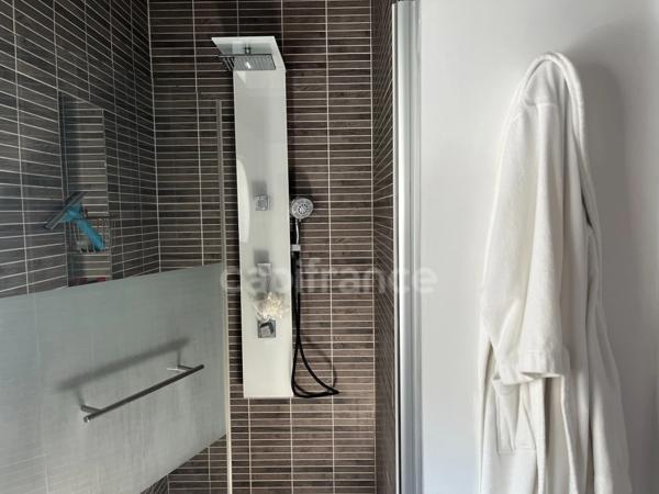 Maison contemporaine de plain-pied à COEX – calme, confort et nature - à pied du centre ville