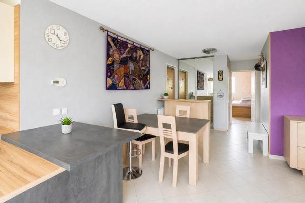 Appartement
         4 pièces
        - 90 m² Exclusivité 409 000 € *
