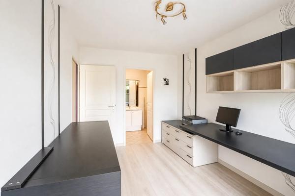 Appartement
         4 pièces
        - 90 m² Exclusivité 409 000 € *