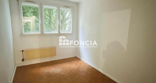 Location Appartement 5 pièces 83.19 m² - Villiers-sur-orge 91700