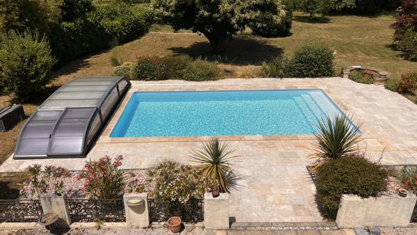 Grande Maison Individuelle avec Jardin et Piscine