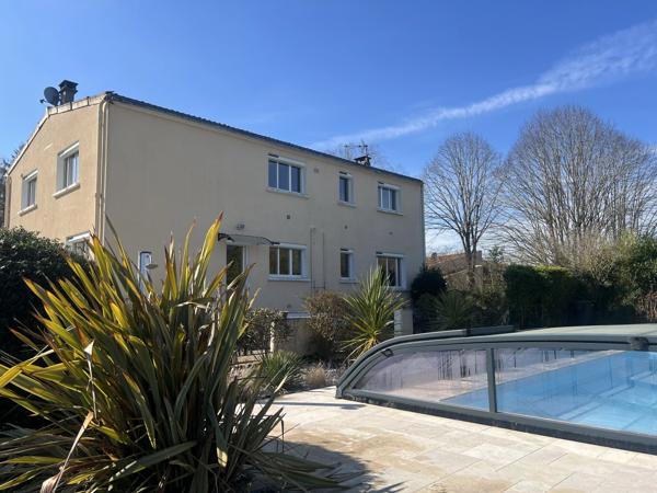 Grande Maison Individuelle avec Jardin et Piscine